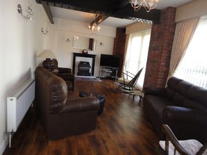lounge (2)- click for photo gallery